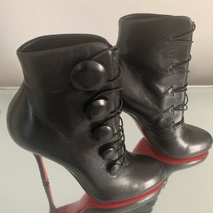Christian Louboutin Booton 100 Nappy Shiny…